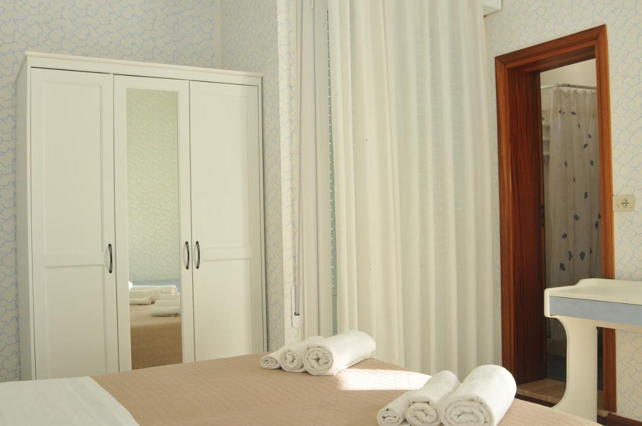Pensione Elena Misano Adriatico Ngoại thất bức ảnh