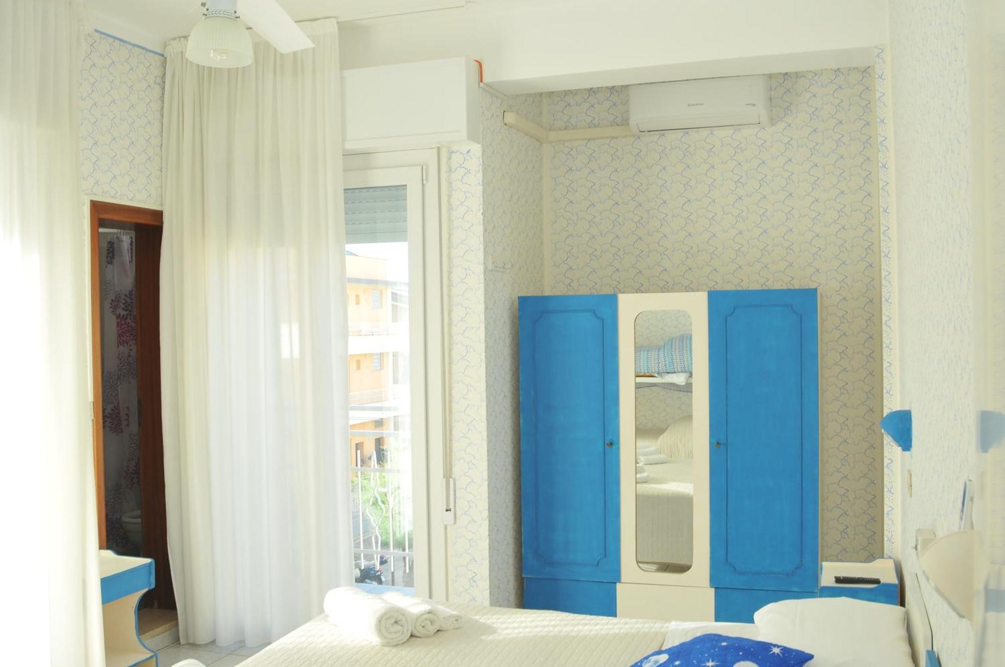 Pensione Elena Misano Adriatico Ngoại thất bức ảnh